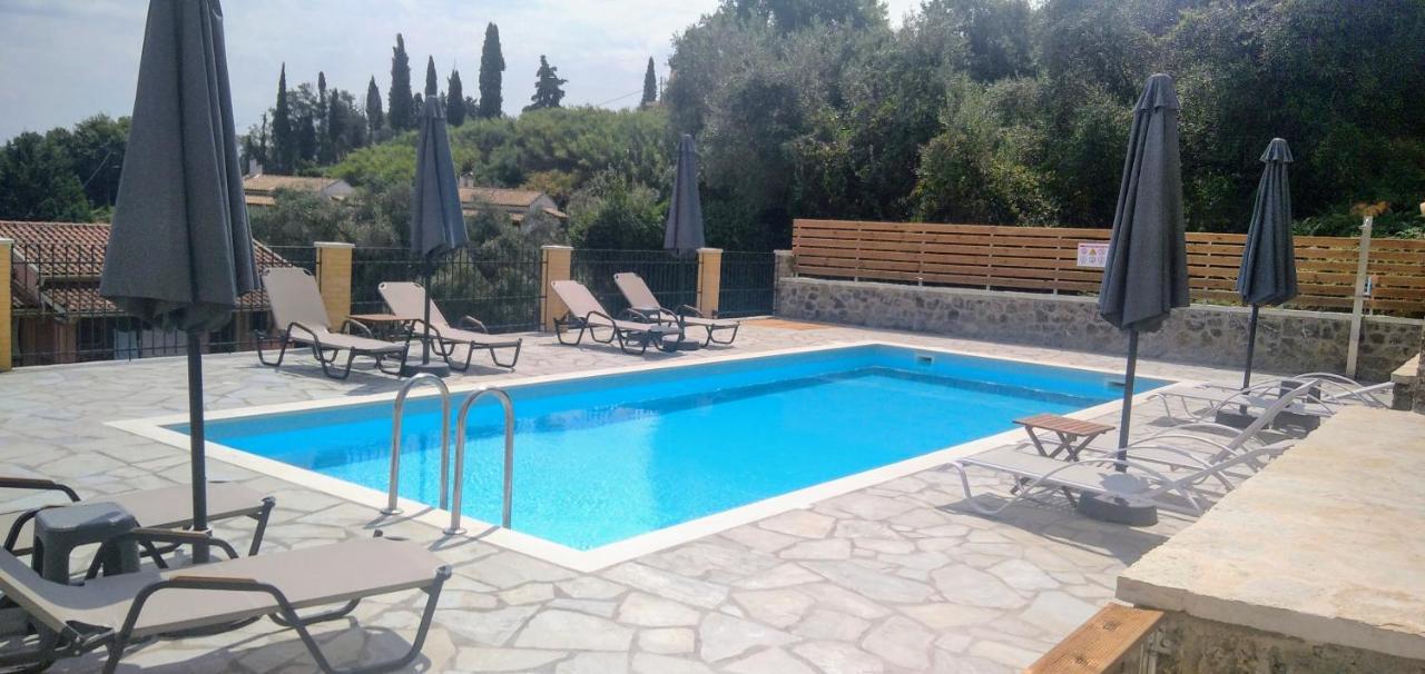 Bosco Verde Corfu Apartments Gouvia Bagian luar foto